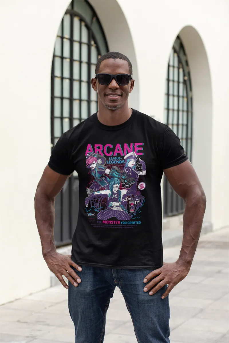 Playera negra con diseño de Arcane